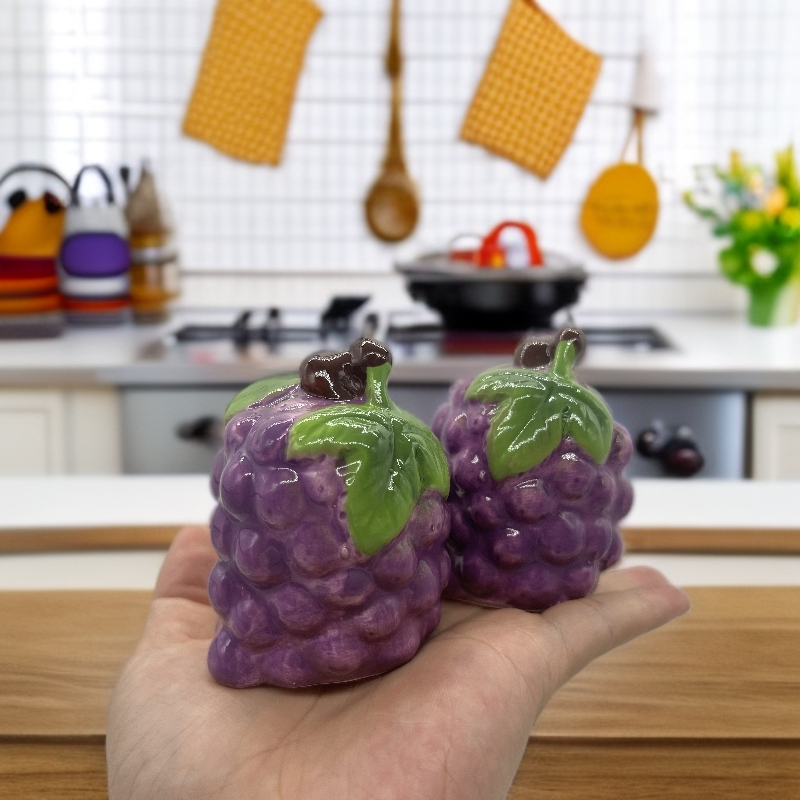 Grape Salt and Pepper Shakers, 2-Piece Ceramic Spice Jars, Cute Kitchen Decor, Novelty Gift for Christmas, Housewarming