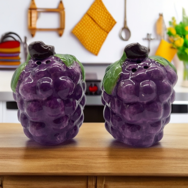 Grape Salt and Pepper Shakers, 2-Piece Ceramic Spice Jars, Cute Kitchen Decor, Novelty Gift for Christmas, Housewarming