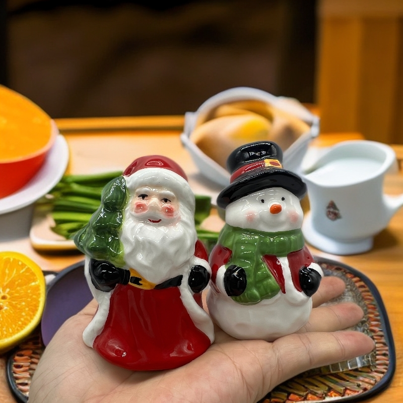 Christmas Elements Salt and Pepper Shakers, 2-Piece Ceramic Spice Jars, Cute Kitchen Decor, Novelty Gift for Christmas, Housewarming