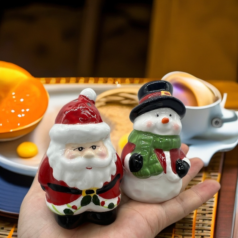 Christmas Elements Salt and Pepper Shakers, 2-Piece Ceramic Spice Jars, Cute Kitchen Decor, Novelty Gift for Christmas, Housewarming